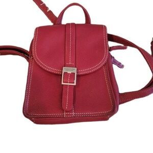 𝅺reaction Kenneth Cole leather backpack